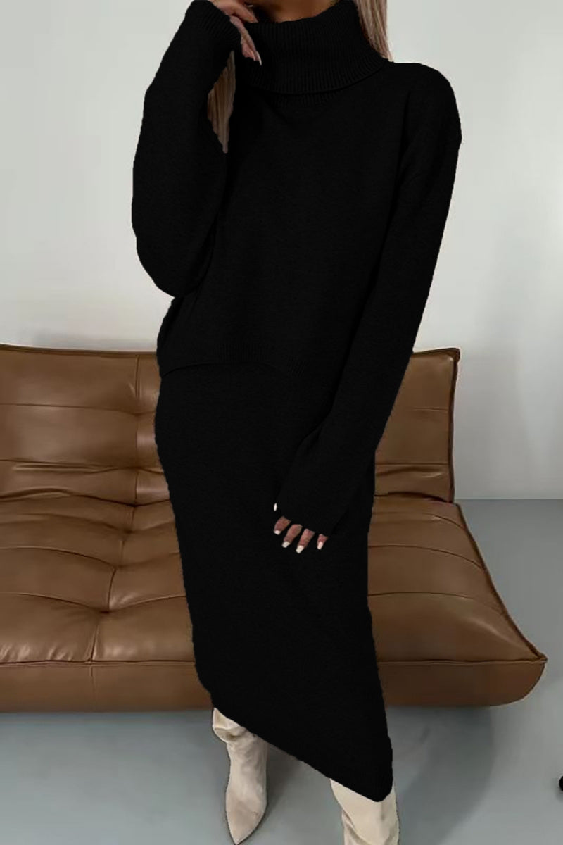 Larissa | Casual basic two-piece suit with a turtleneck and long sleeves