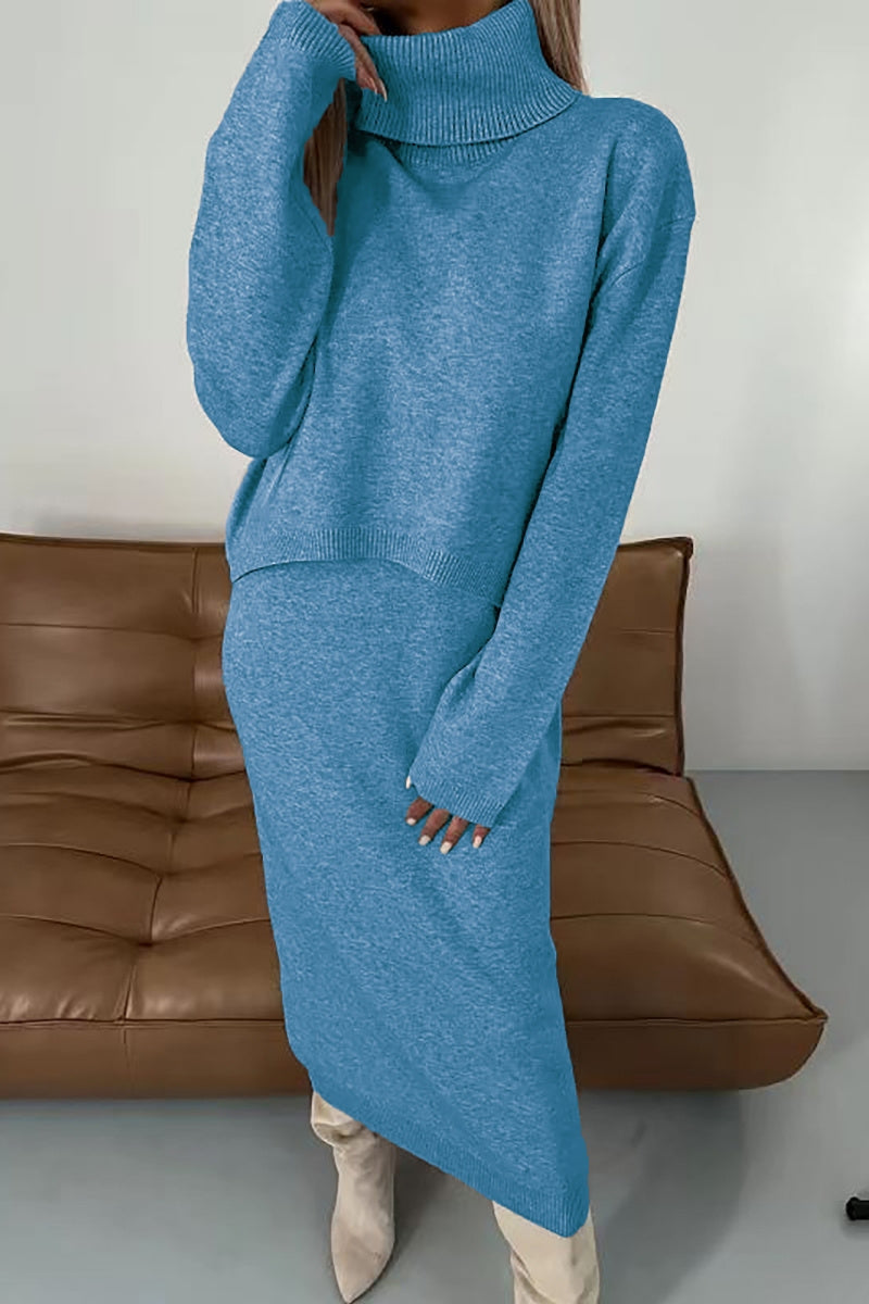 Larissa | Casual basic two-piece suit with a turtleneck and long sleeves