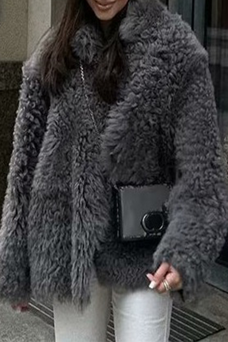 Valentina | Relaxed and timeless winter garment
