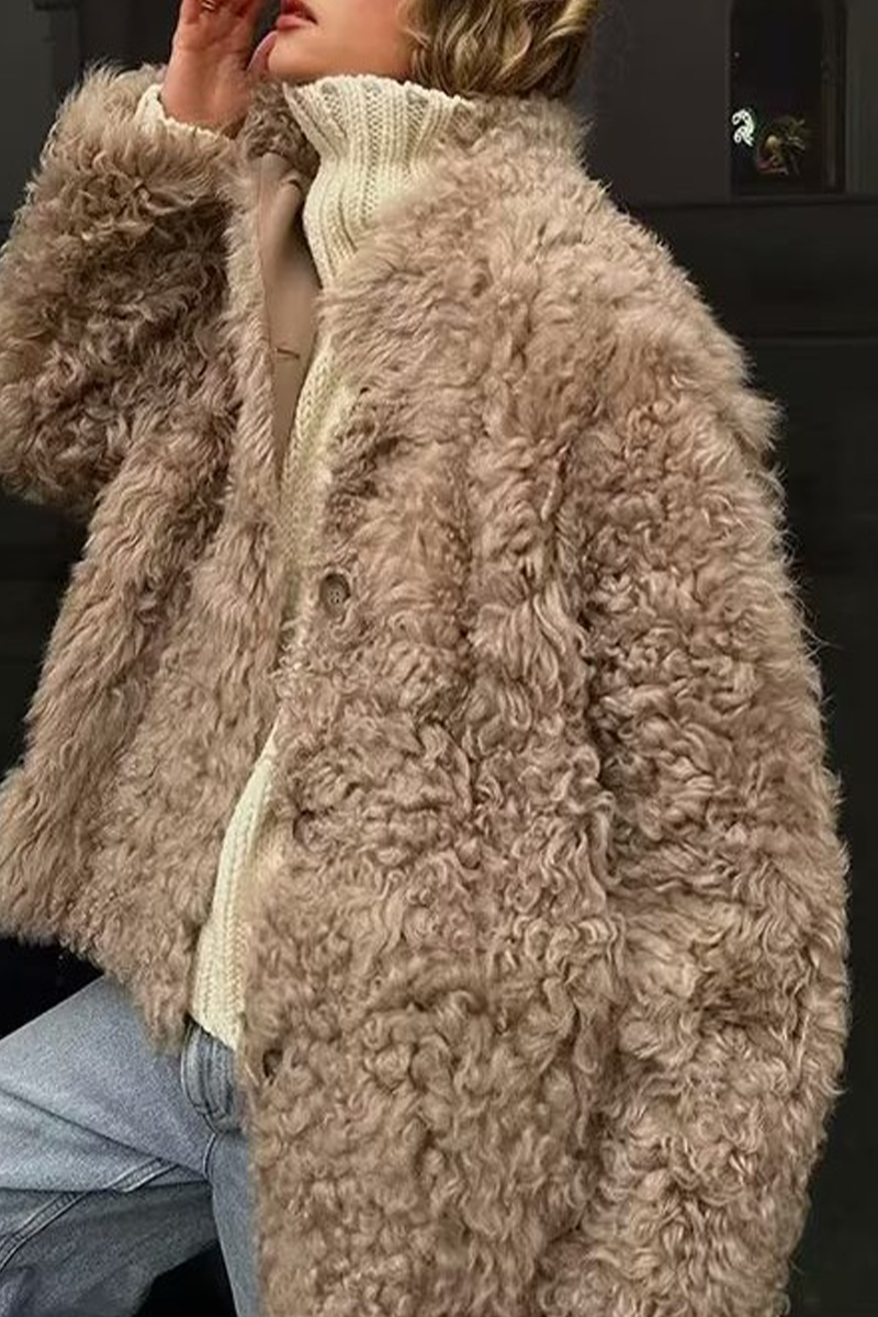 Valentina | Relaxed and timeless winter garment