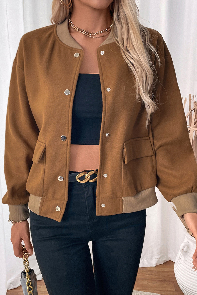 Carla | Casual outerwear with raw O-neck and pocket button