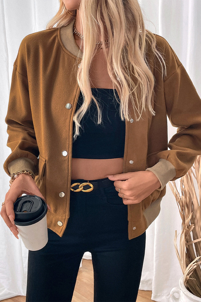 Carla | Casual outerwear with raw O-neck and pocket button