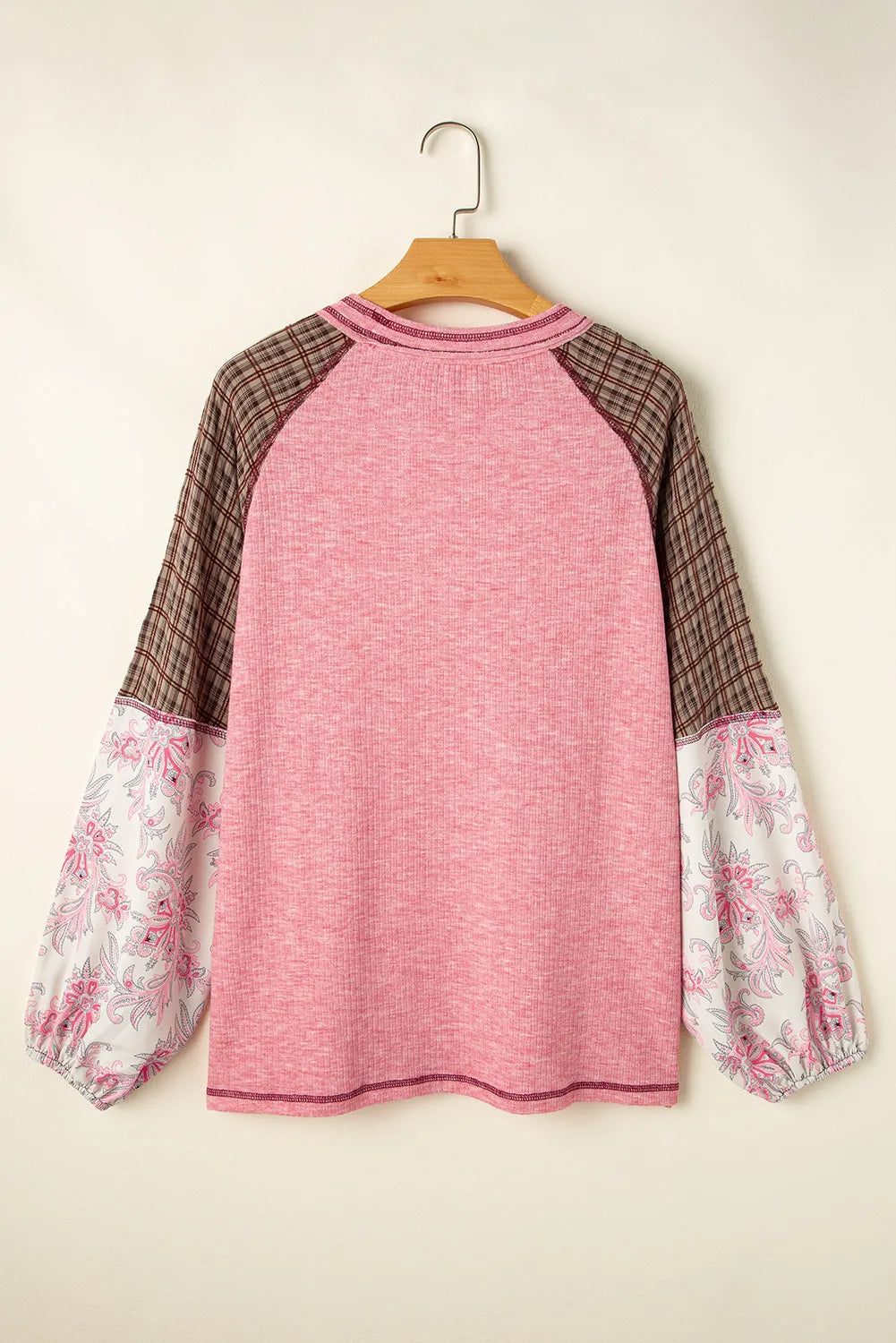 Maria | Long-sleeved top with a round neckline and contrast stitching