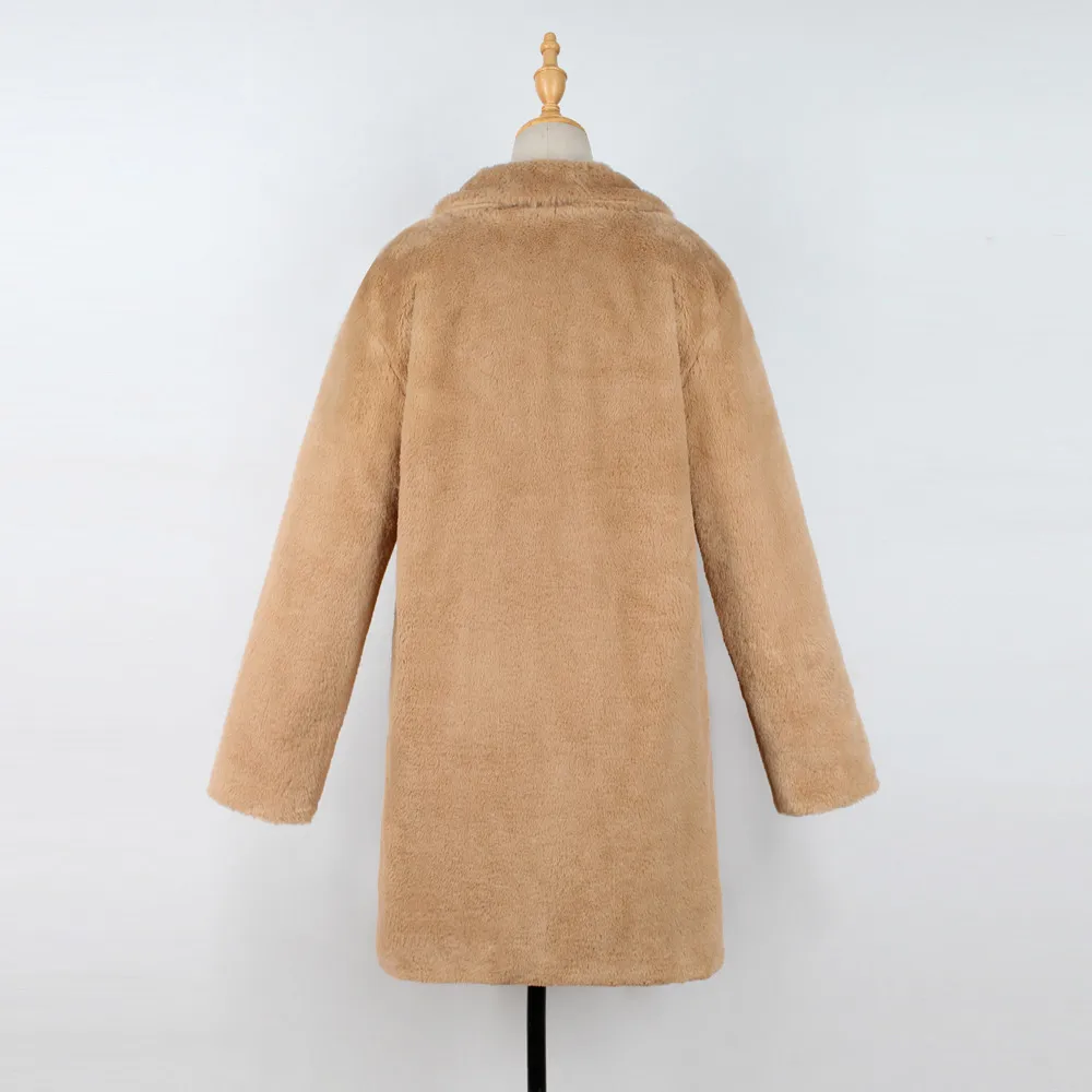 Ursula | Modern and minimalist winter garment.