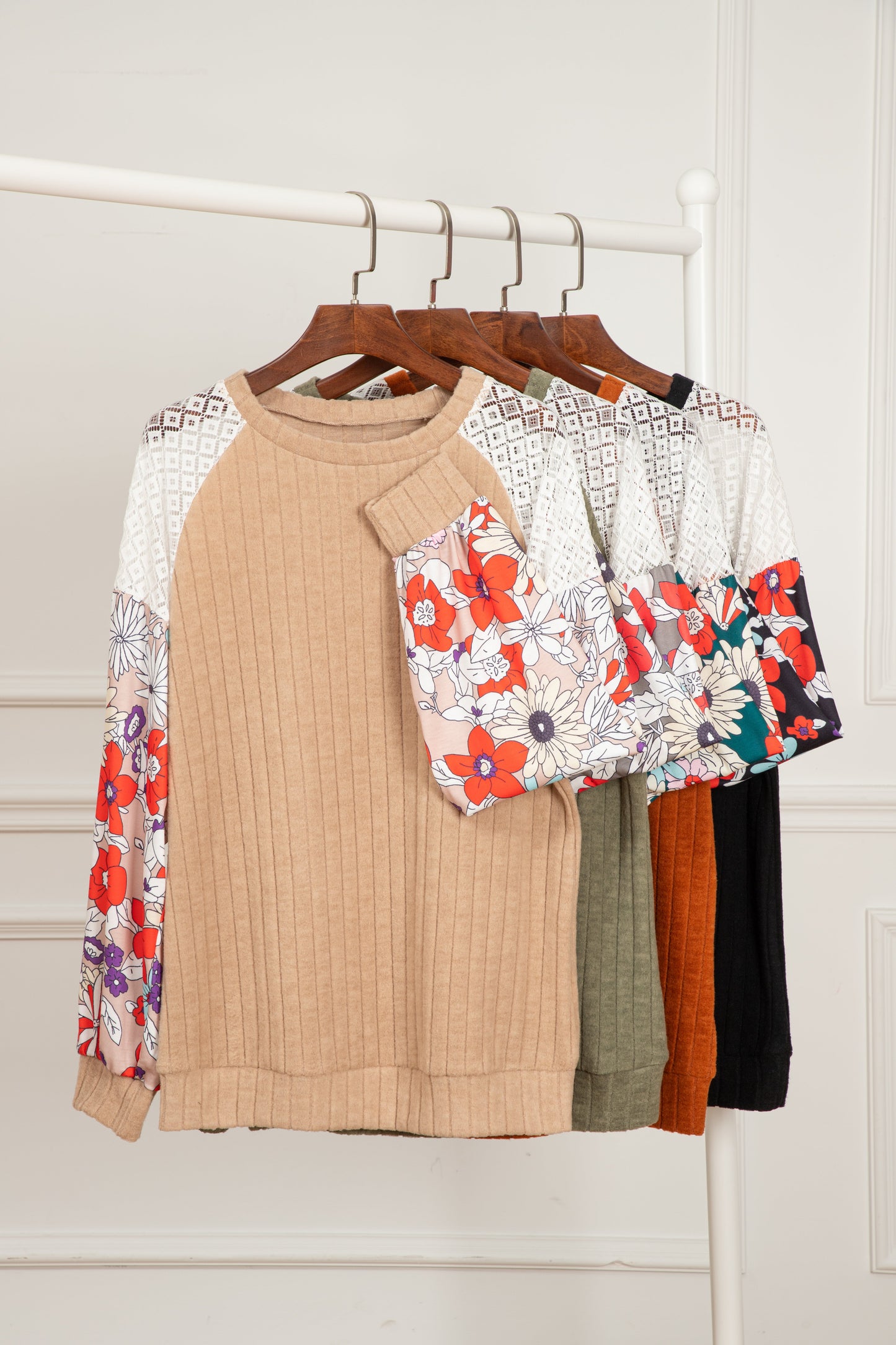 Irma | Fashionable and effortless winter blouse
