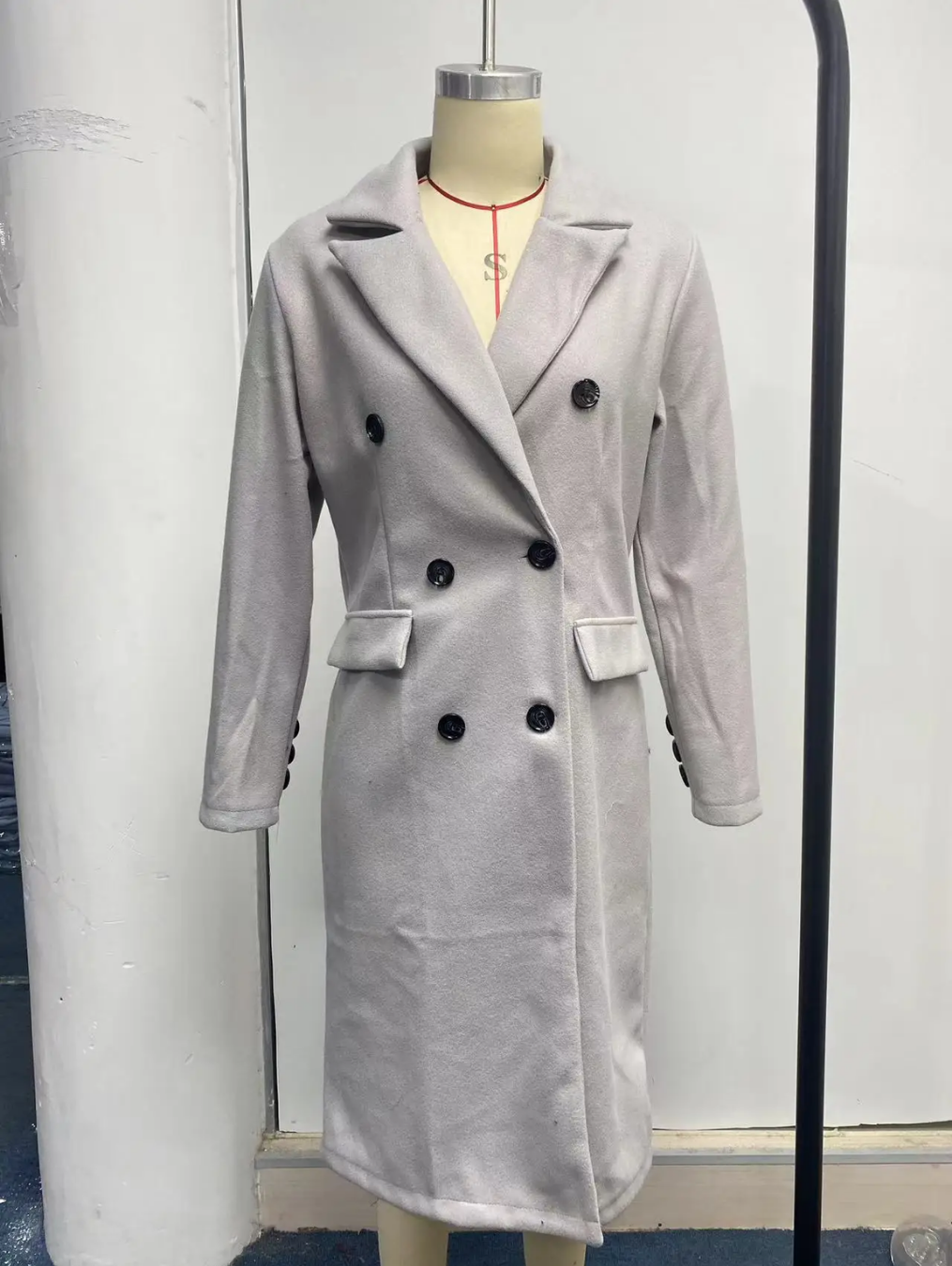 Renata | Casual and effortless winter garment