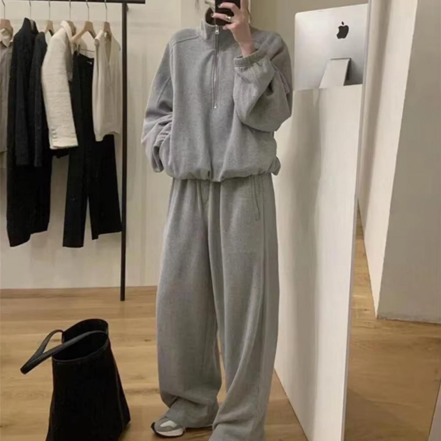 Reina | Stylish sweatshirt and pants set