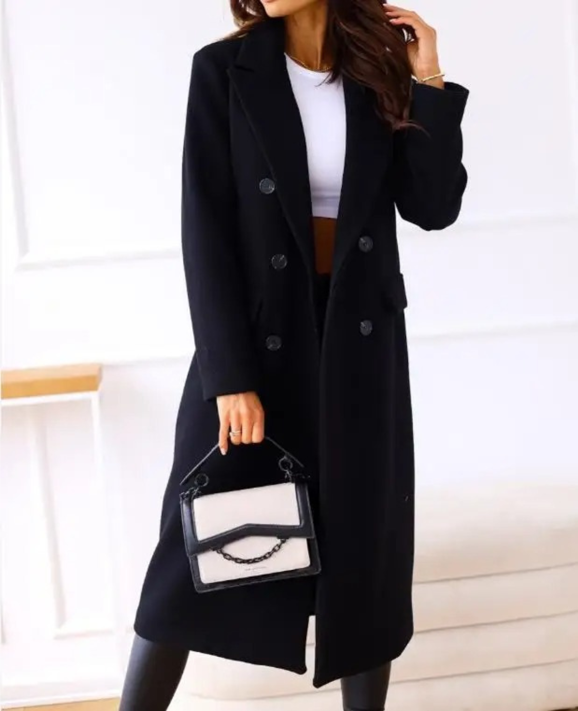 Rafaela | Classic and comfortable winter garment.
