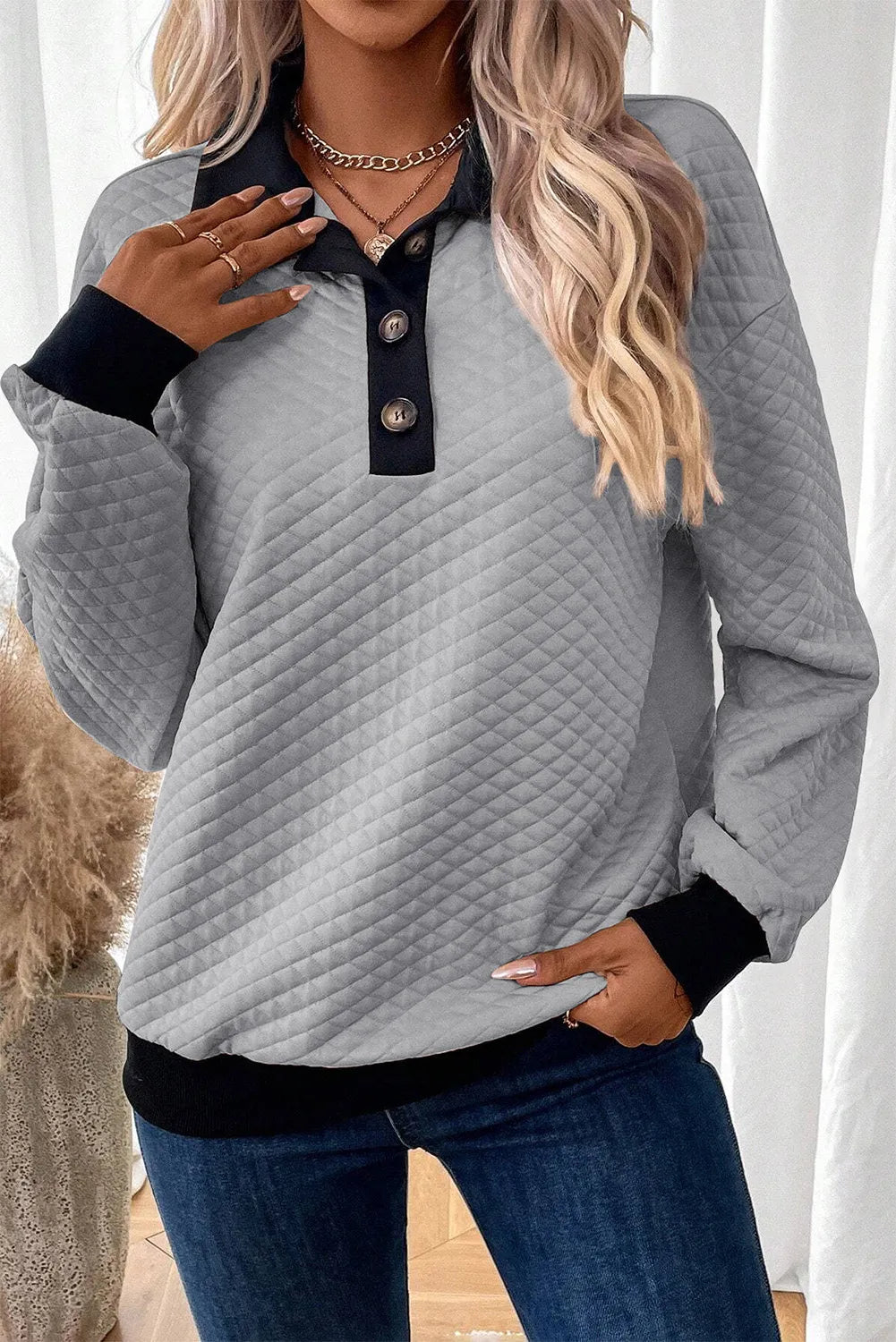 Francisca | Structured, long-sleeved collared top