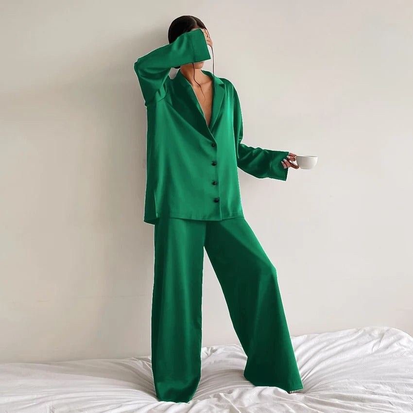 Iris | Oversized pajama set with silky elegance