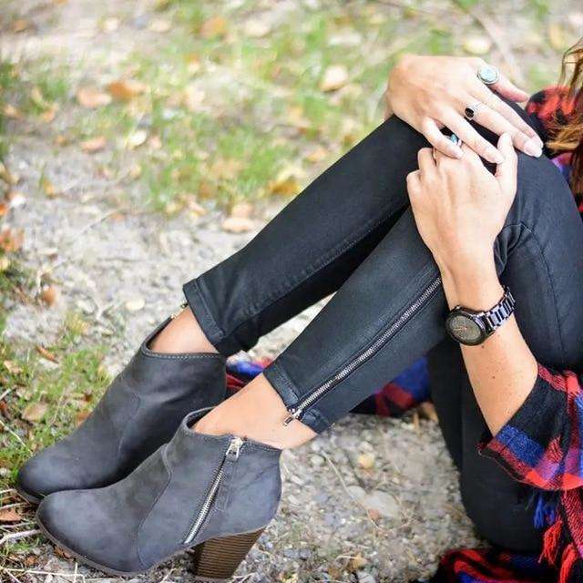 Lorena | Supportive, lightweight orthopedic boots