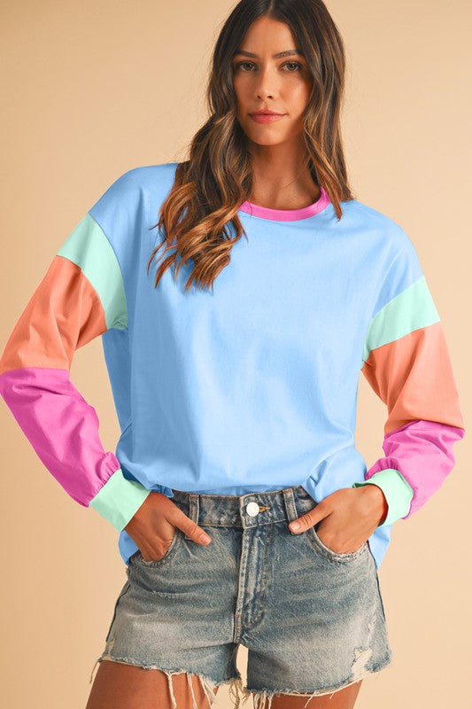 Adriana | Loose fit top with color block sleeves