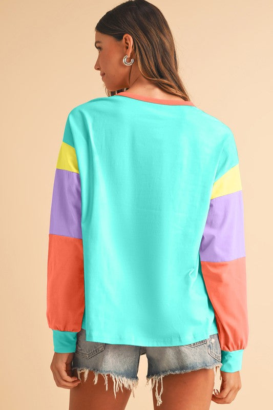 Adriana | Loose fit top with color block sleeves