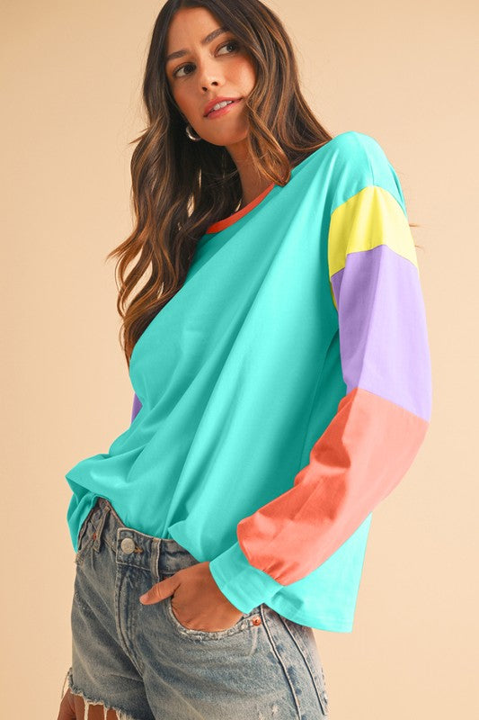 Adriana | Loose fit top with color block sleeves