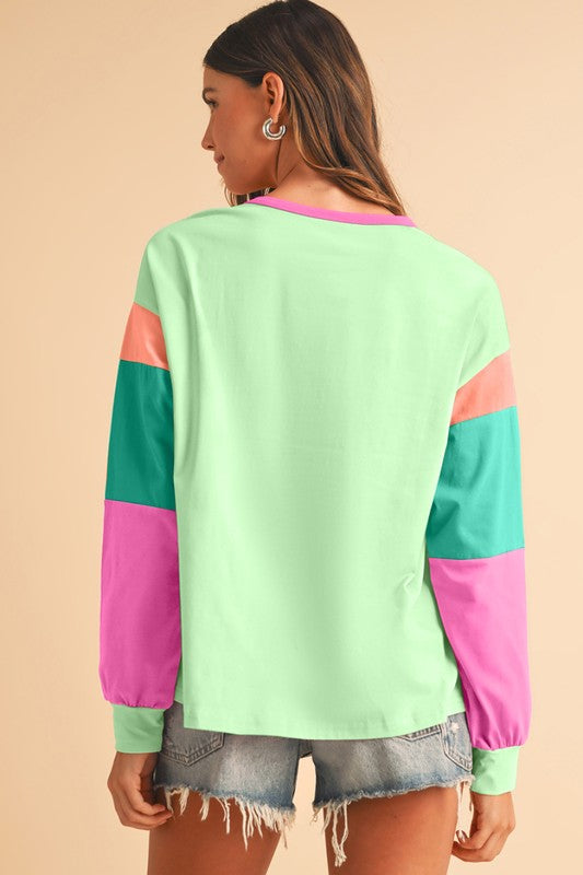 Adriana | Loose fit top with color block sleeves