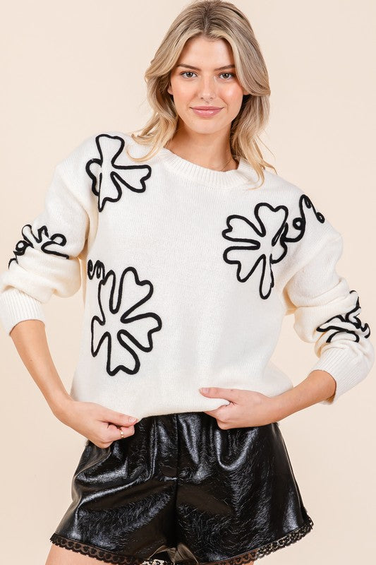 Adriana | Knitted sweater with floral embroidery