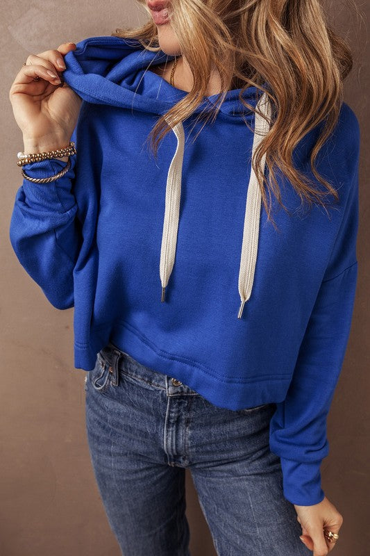 Tamar | Short hoodie with low shoulders and drawstring
