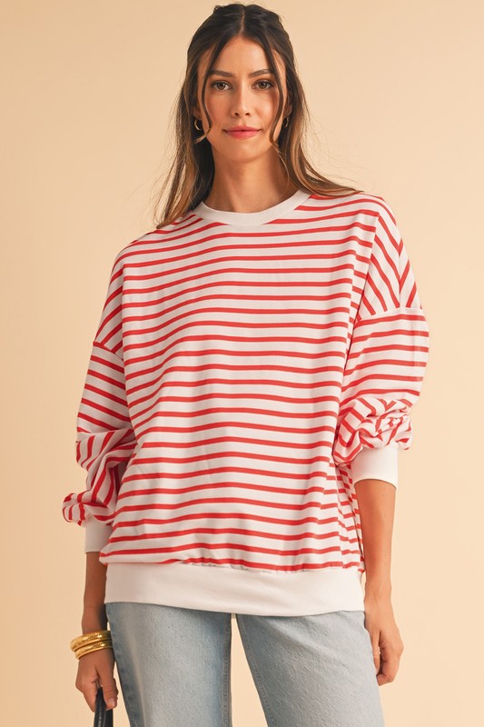 Cecilia | Loose sweatshirt with low shoulders and a crew neck