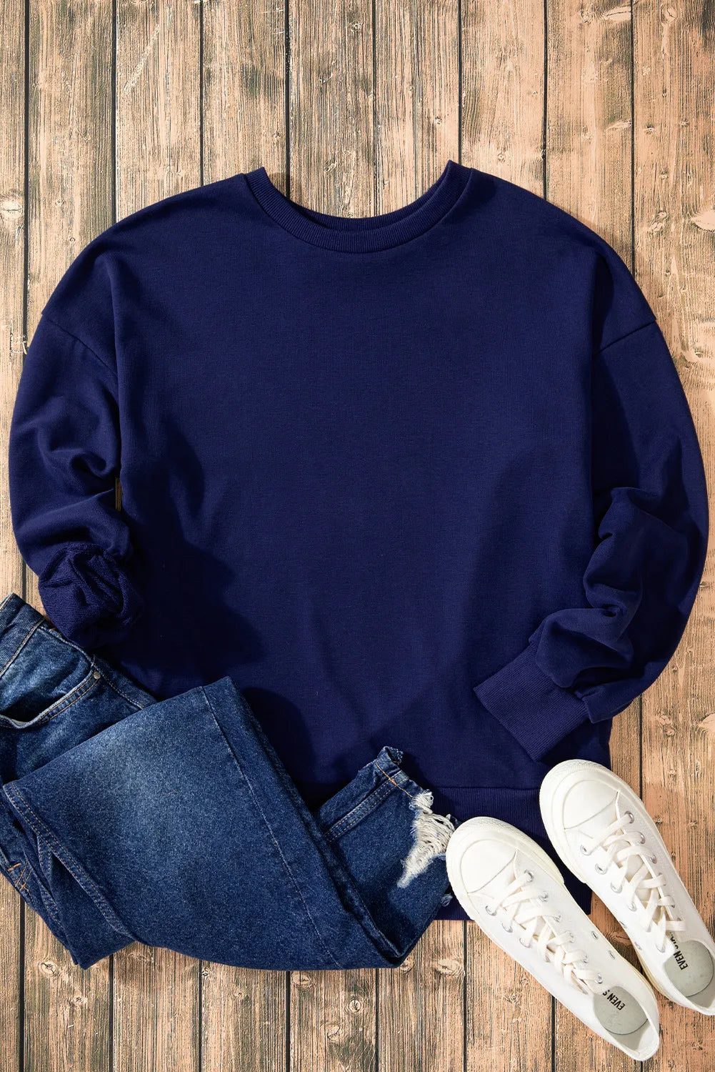 Claudia | Long-sleeved sweatshirt with a high, low crew neck