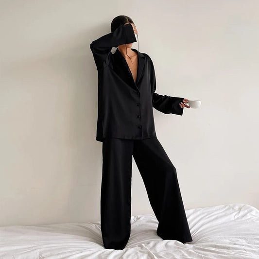 Iris | Oversized pajama set with silky elegance
