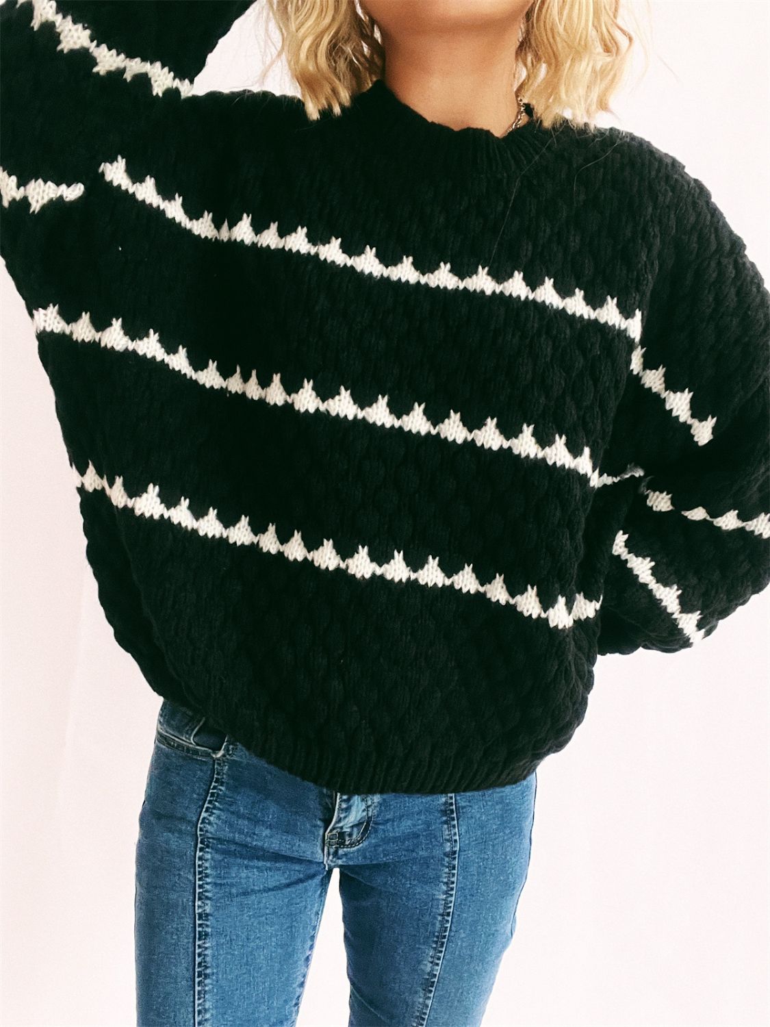 Bianca | Long-sleeved sweater with contrasting stripes and a crew neck