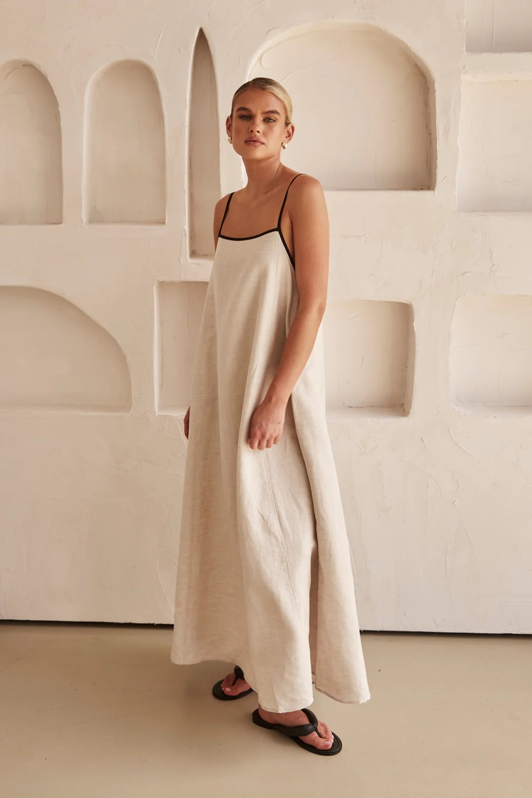 Maria® | Contrast Linen Maxi Dress