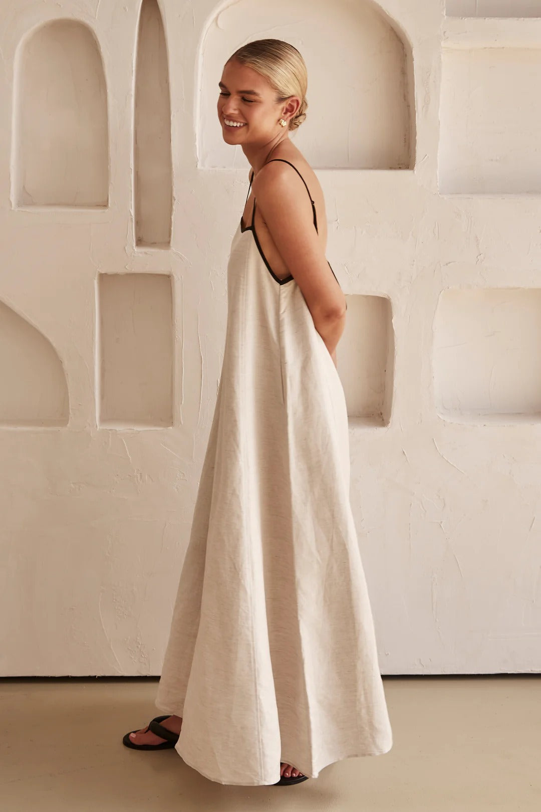Maria® | Contrast Linen Maxi Dress