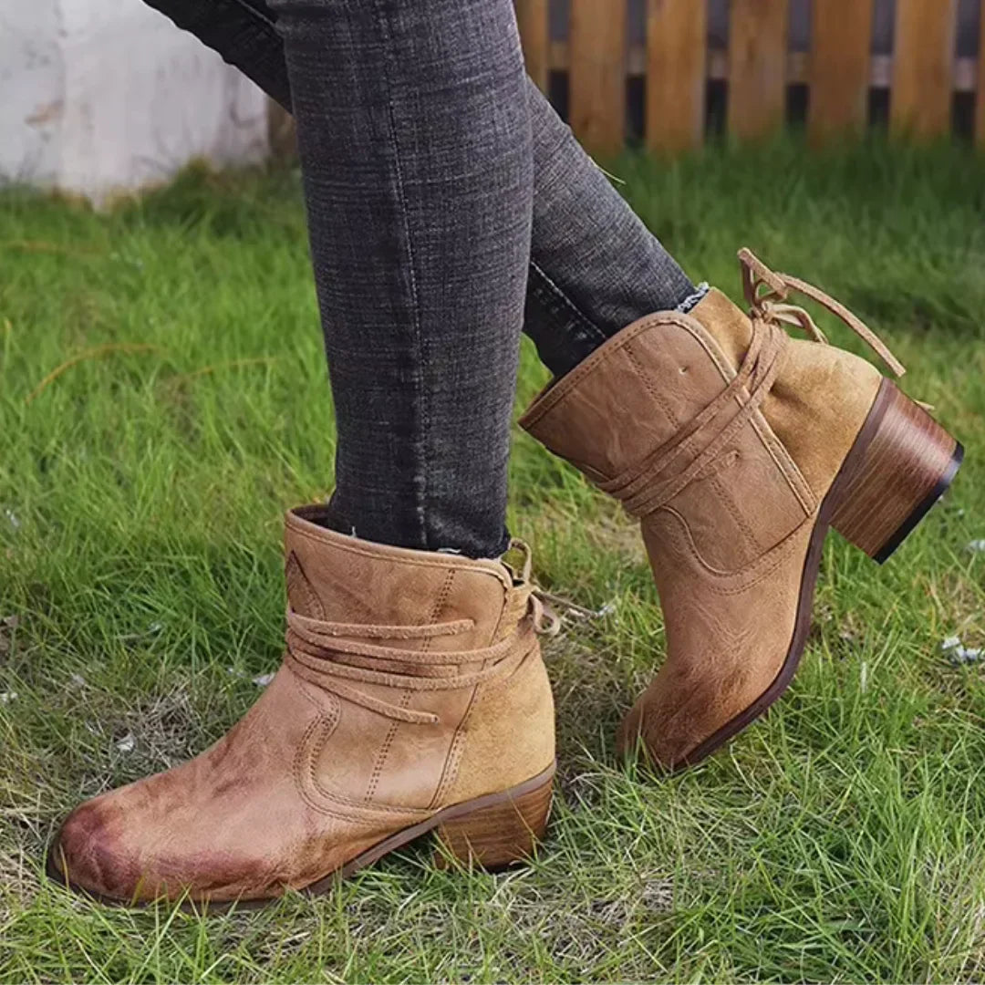 Sandra | Stylish and supportive orthopedic footwear.