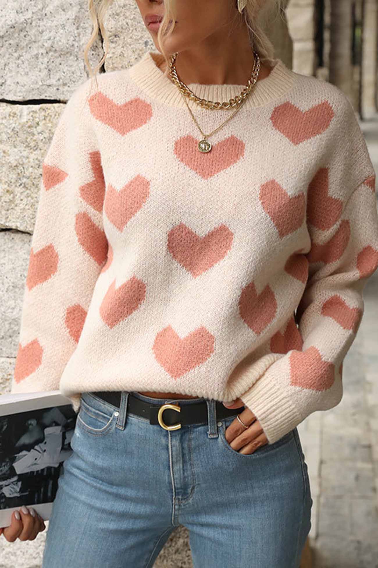 Marion | Knitted sweater with a round neckline and a heart pattern
