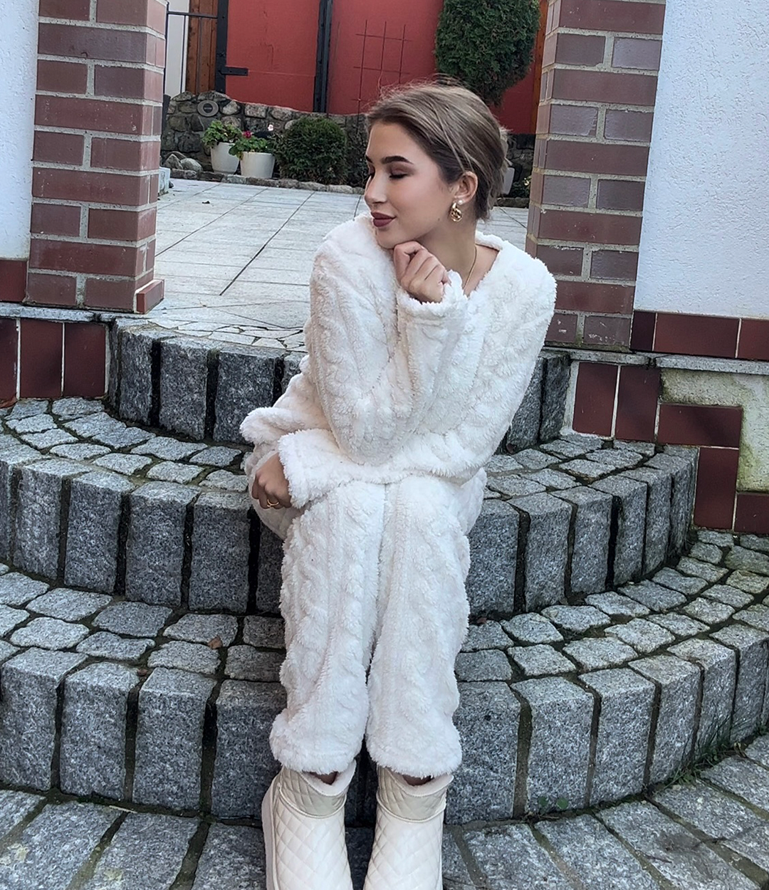 Angelica | The cozy street in winter