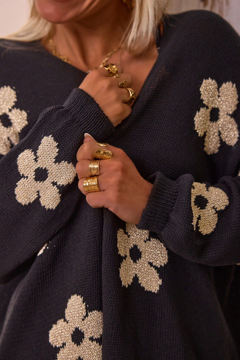 Olga | Elegant and versatile winter cardigan