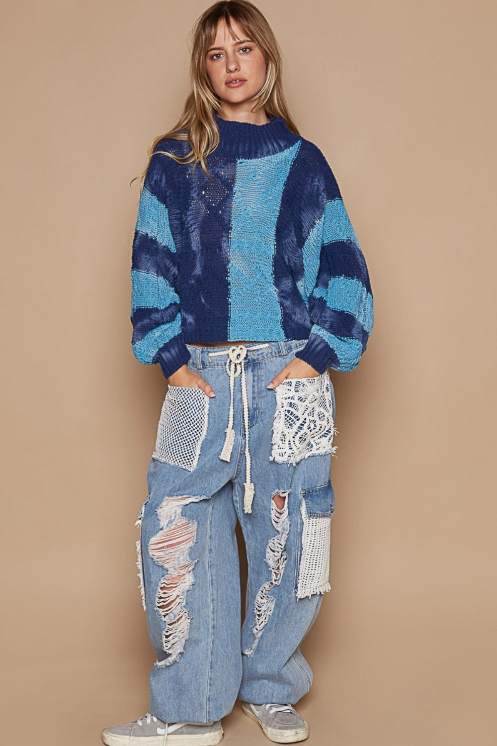 Maria Fernanda | POL sweater with stand-up collar and color block design