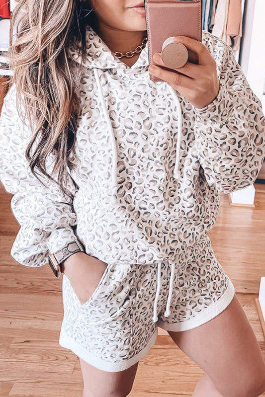 Maria Elena | Elegant and casual winter shorts