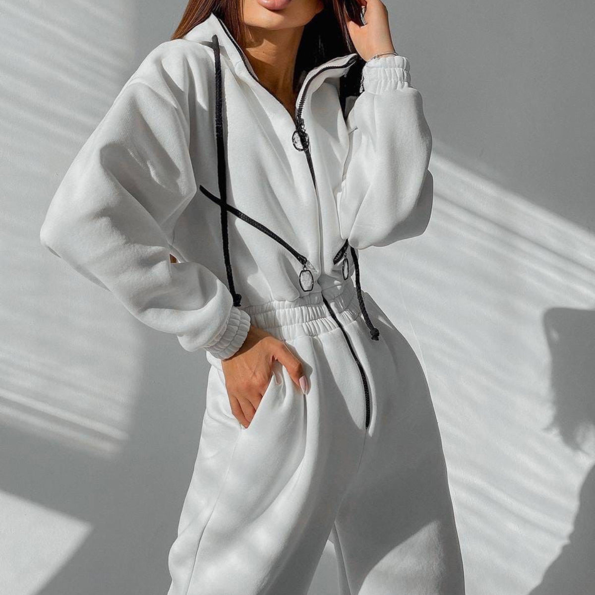 Lorena | Sweatshirt with hood and waist