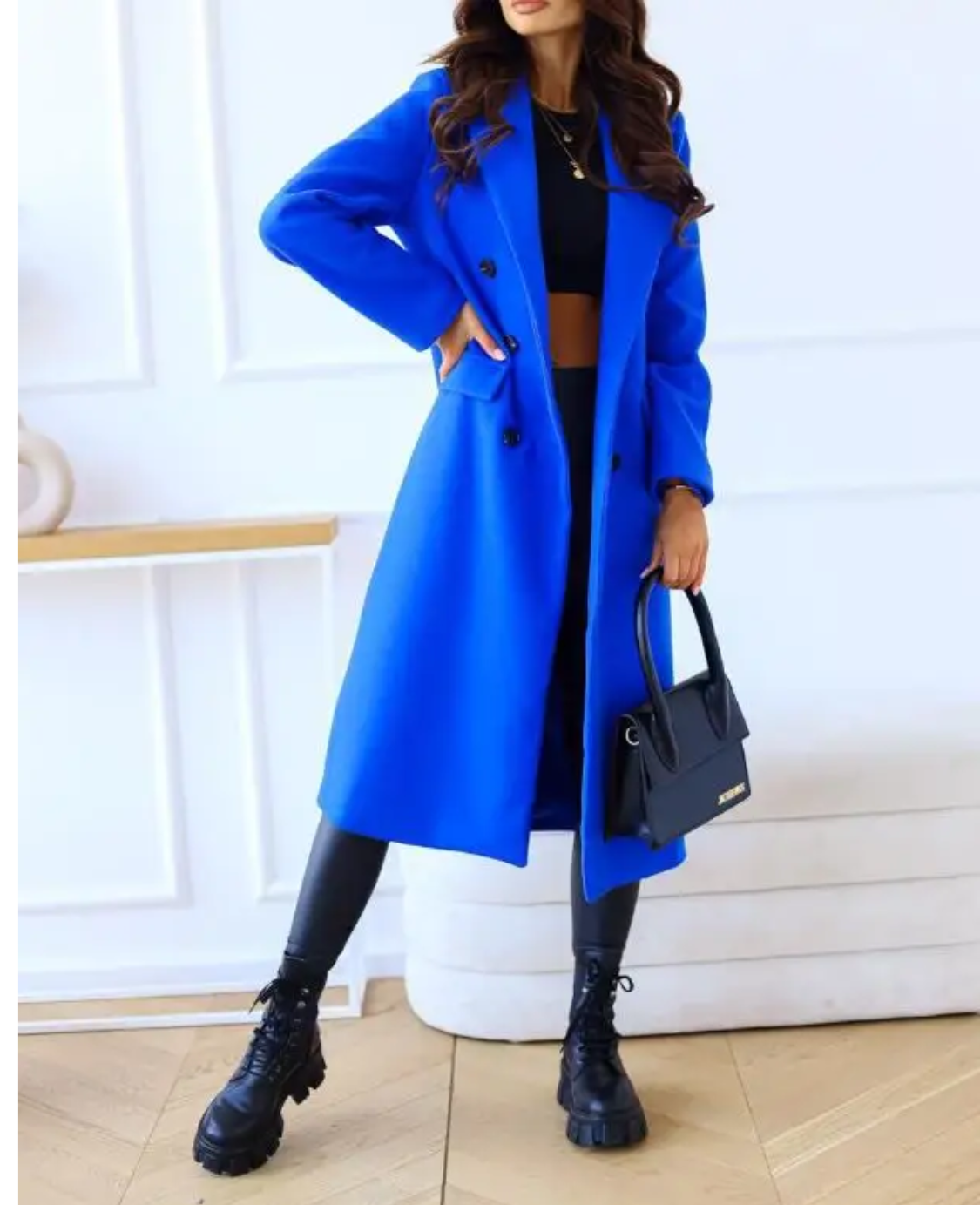 Rafaela | Classic and comfortable winter garment.
