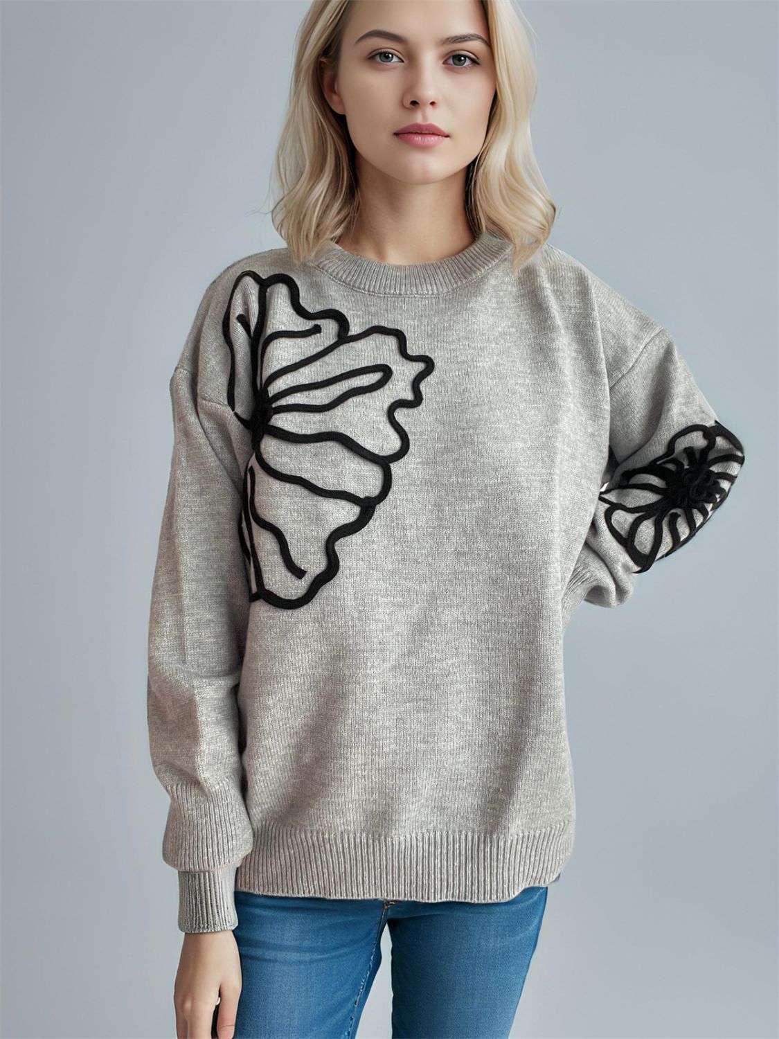 Gerda | Long-sleeved sweater with a floral crew neck