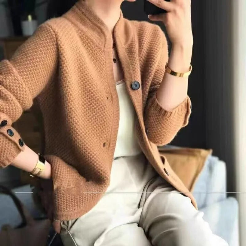 Gina® | Sophisticated and cozy cardigan