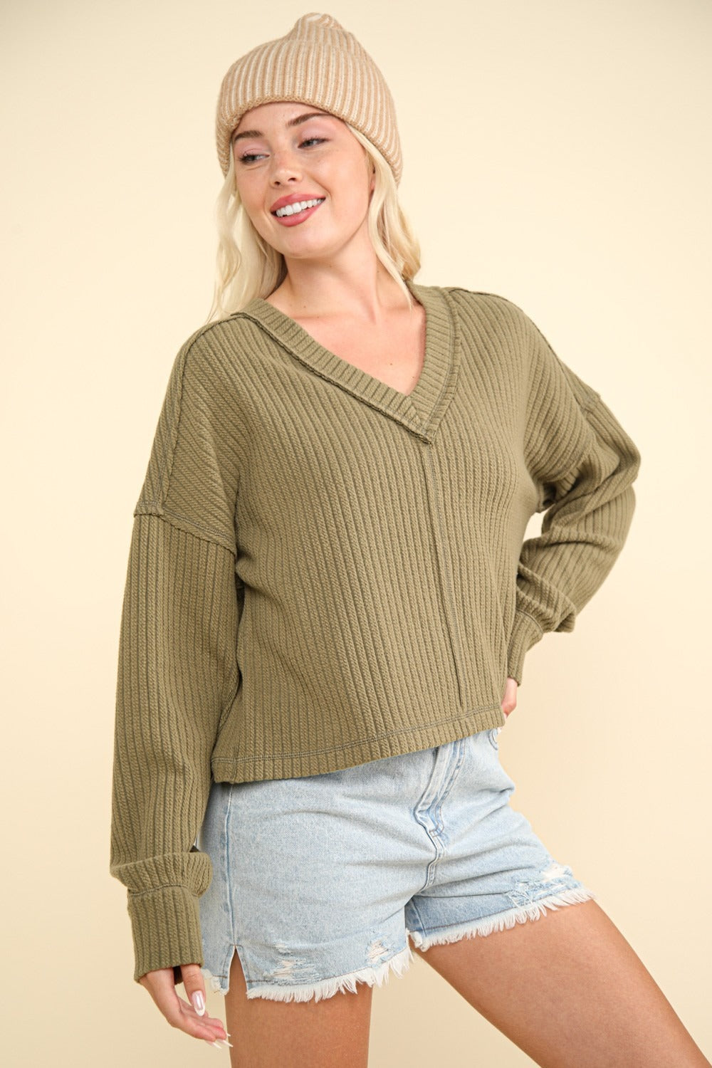 Amalia | Ribbed knit top with exposed seam and V-neckline