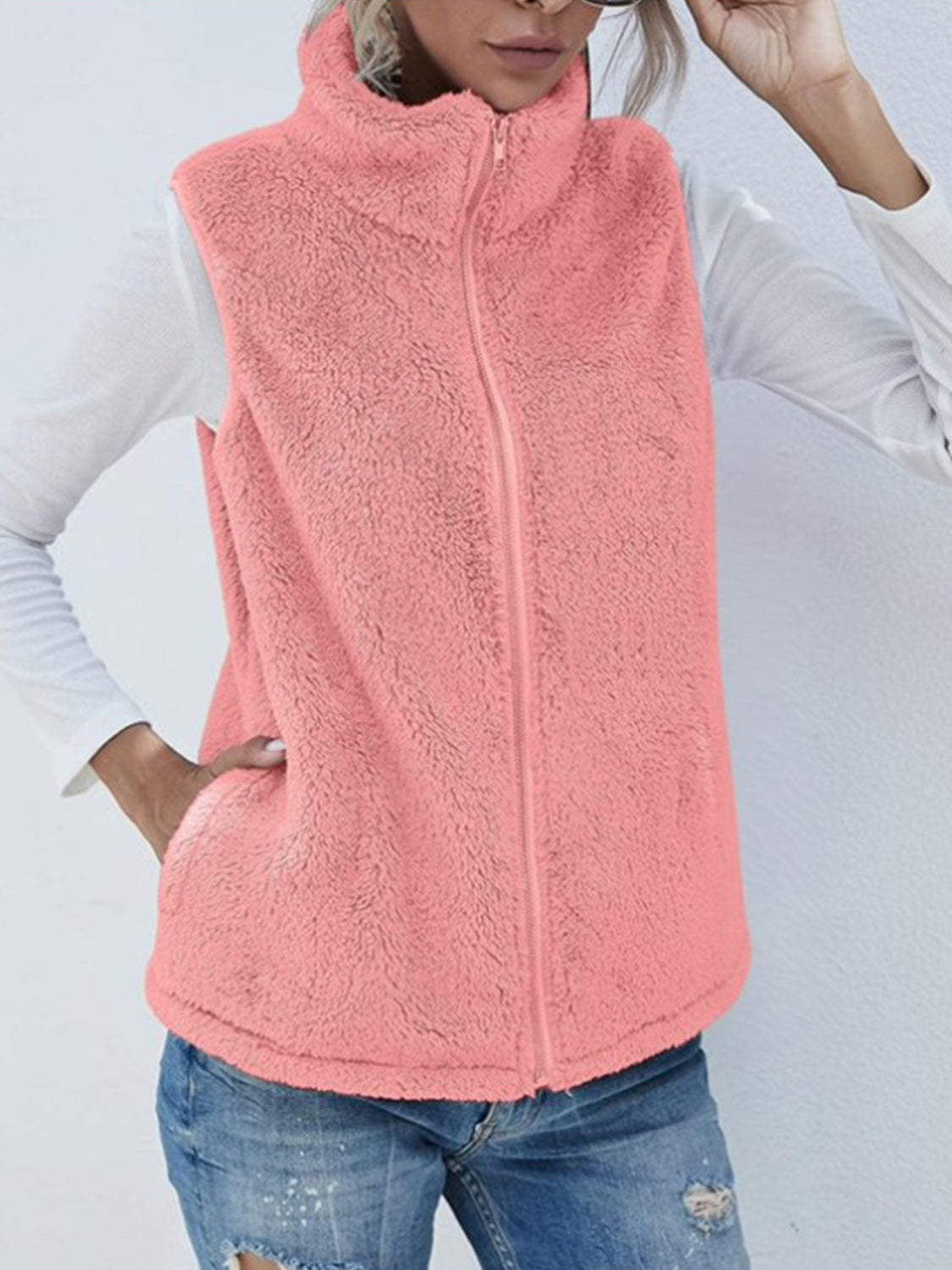 Leonor | Fluffy vest coat with zip closure and full size pockets