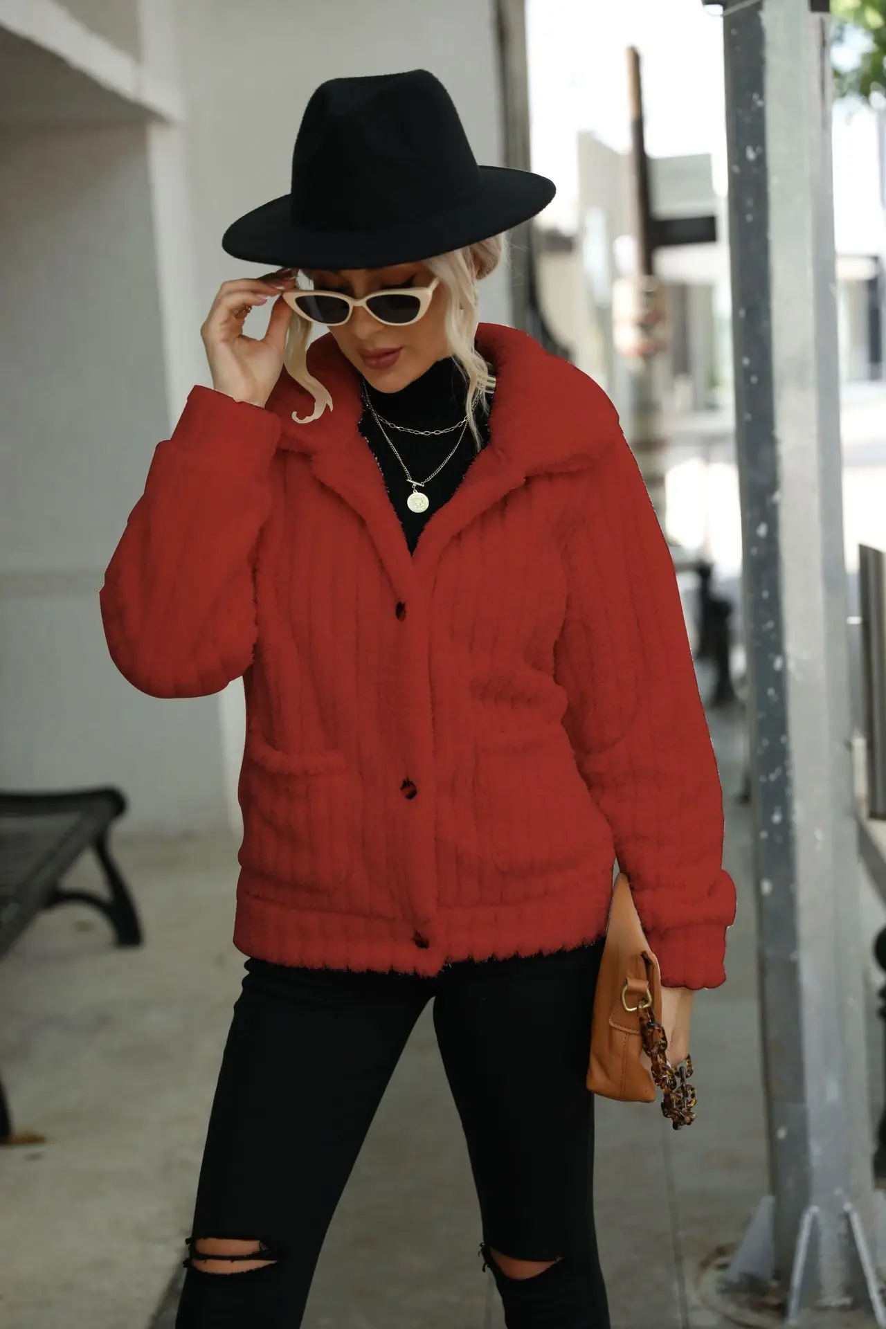 Angela | Chic and relaxed winter garment