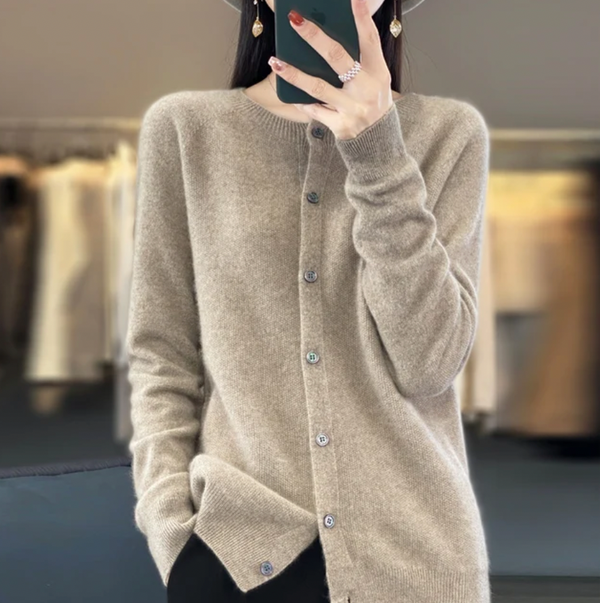 Angelica – Soft cardigan with buttons