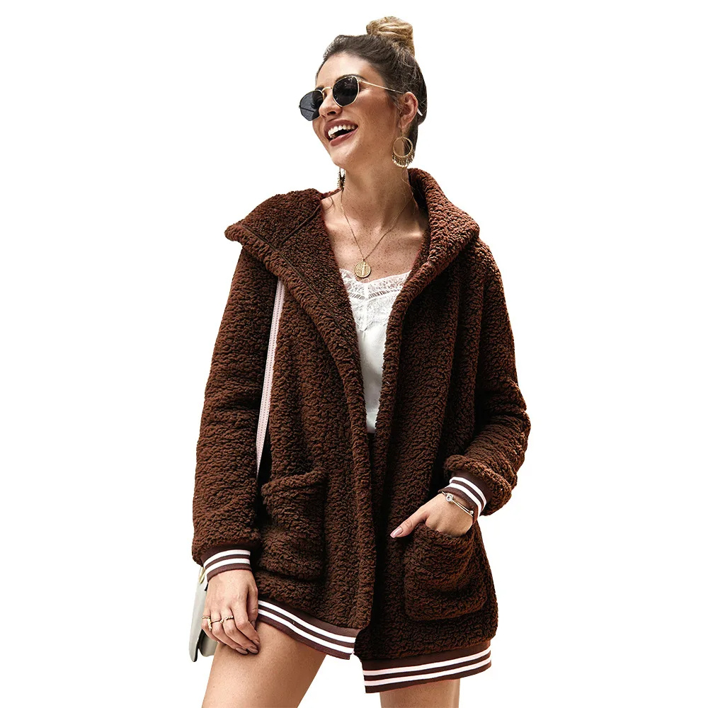 Oriana | Modern and versatile winter garment