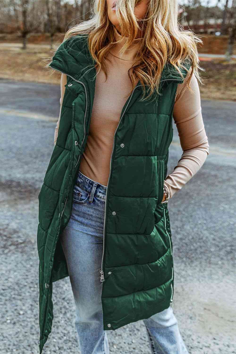 Hortensia | Long, sleeveless, padded hooded coat