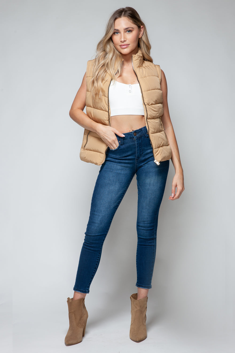 Alma | Snobbish turtleneck vest with zip and pockets