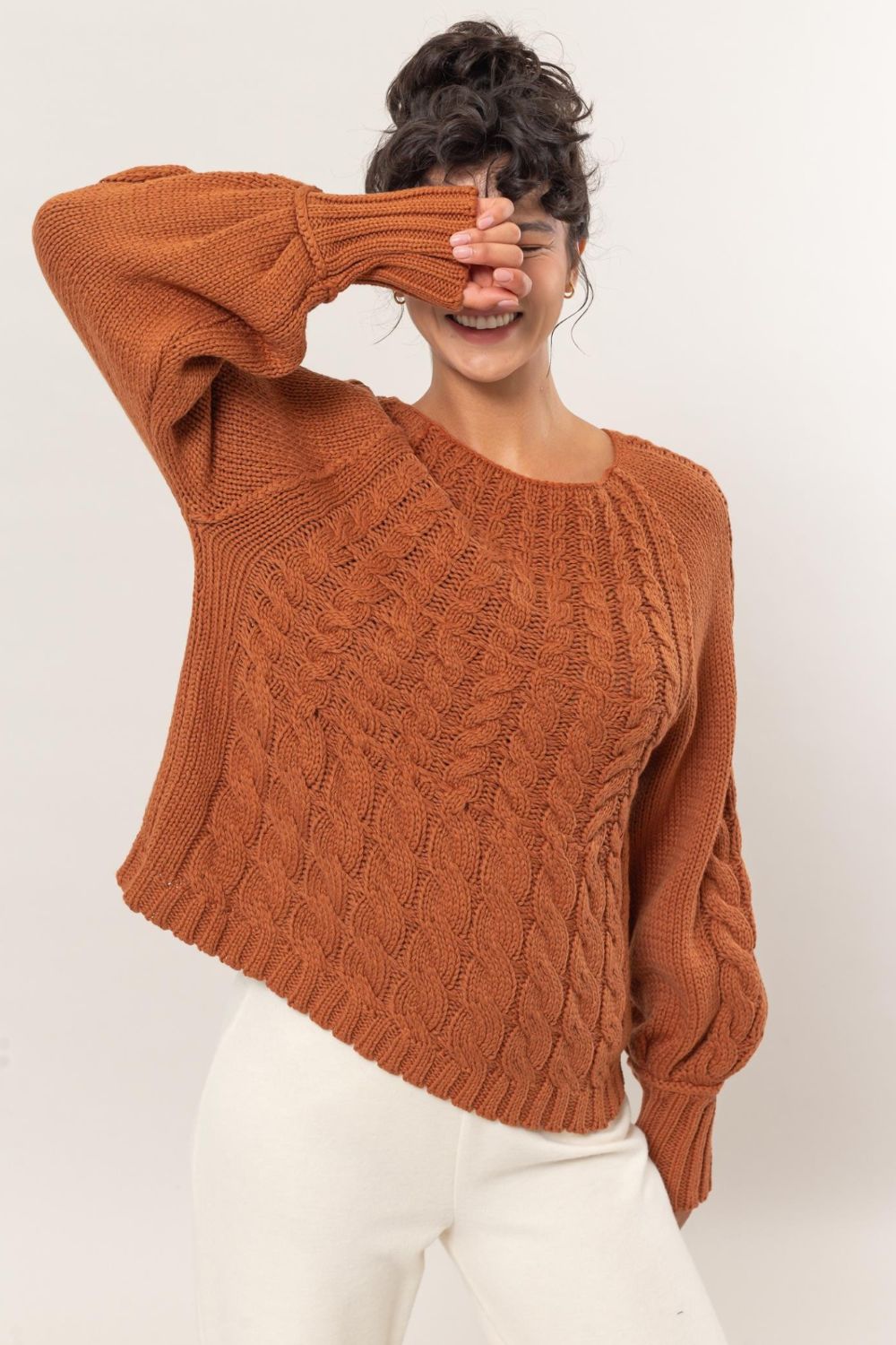 Agustina | Cable-knit sweater with a crew neck and raglan sleeves