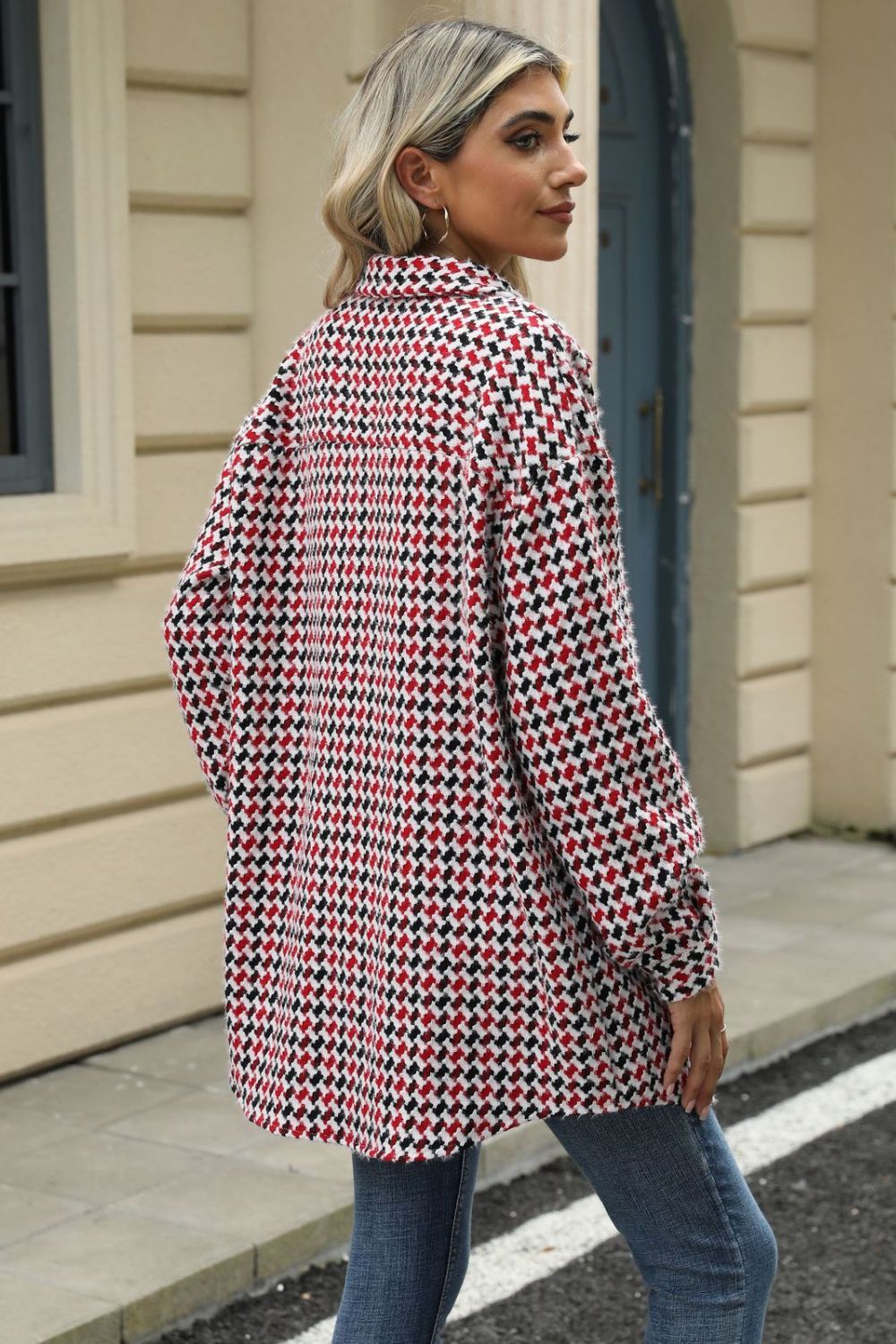 Anika | Houndstooth coat with buttons and dropped shoulders