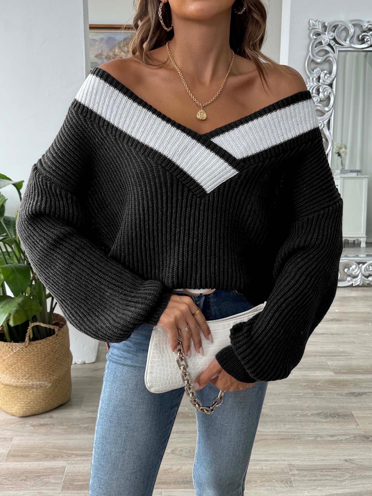 Martina | Contrasting colored sweater with long sleeves and dropped shoulders