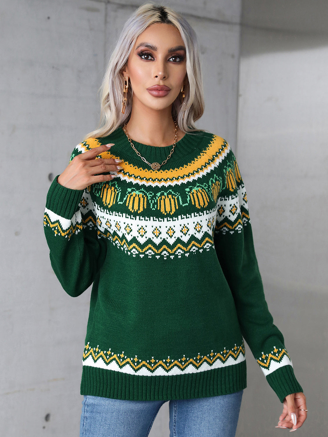 Magda | Long-sleeved sweater with a geometric crew neck