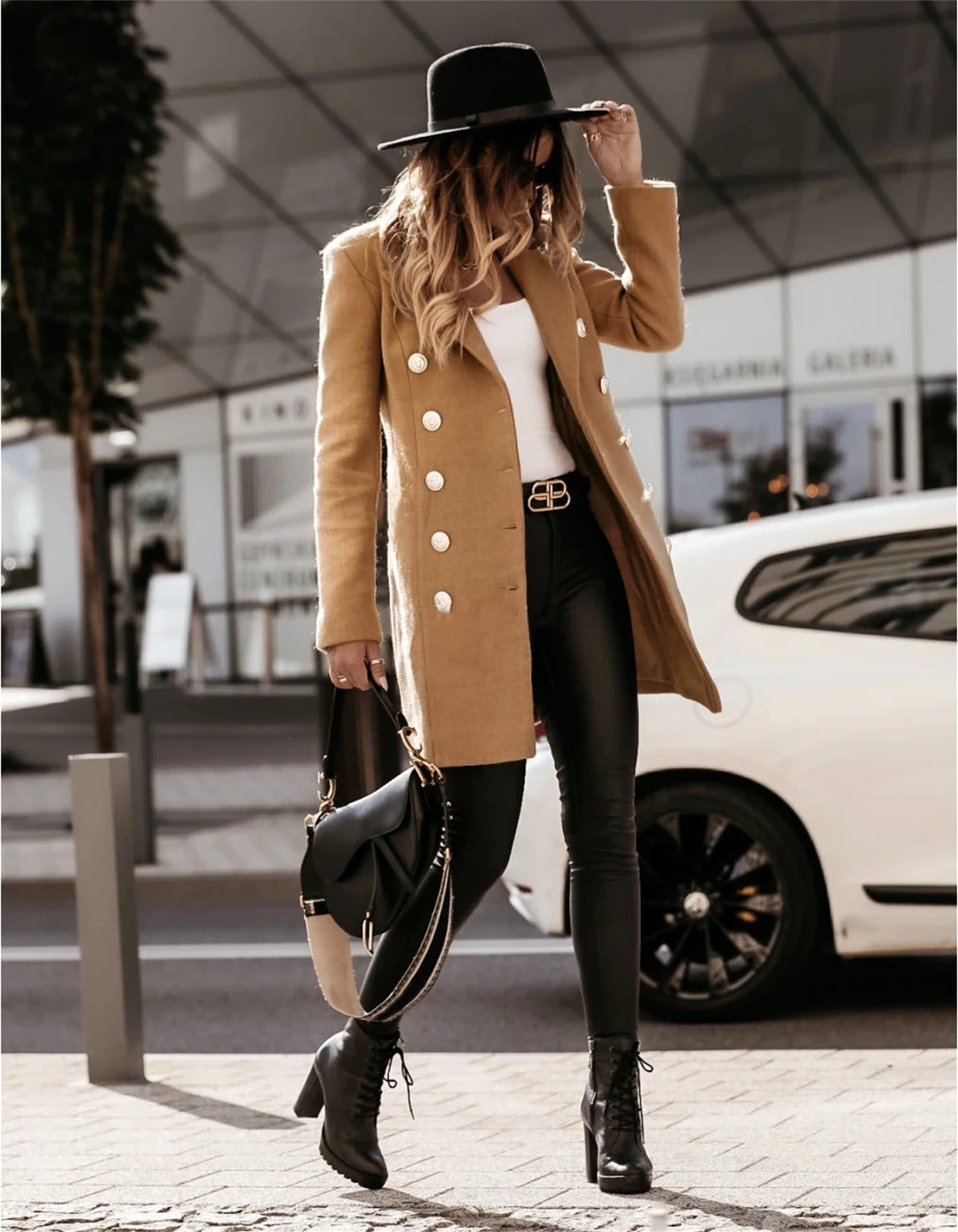 Hilda | Elegant and casual winter garment