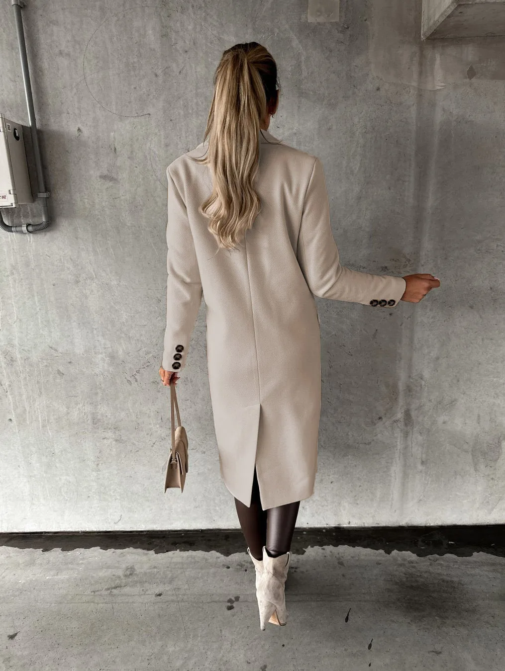 Renata | Casual and effortless winter garment
